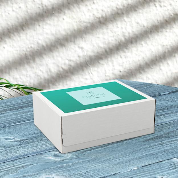 Scatola di spedizione con lembo autosigillante