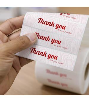 Étiquettes en rouleau avec finitions exclusives