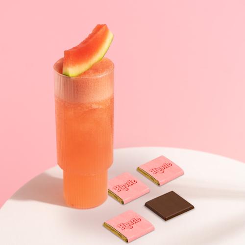 Chocoladevierkantjes in gerecycleerd papier