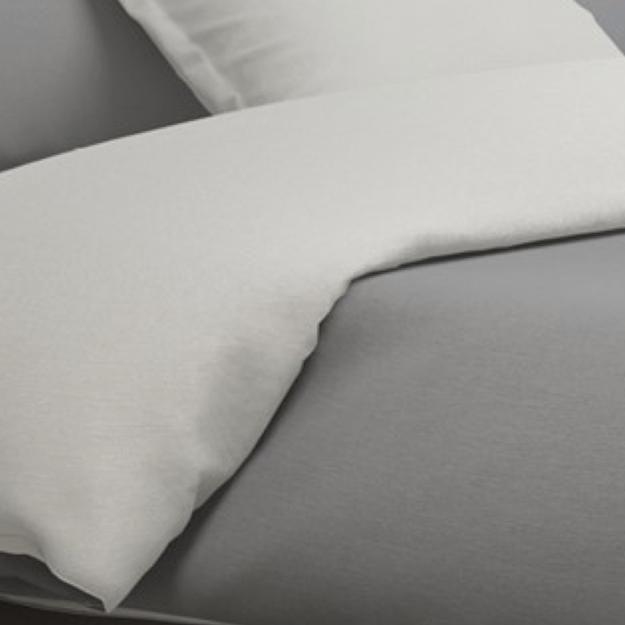 Biancheria da letto ricamata