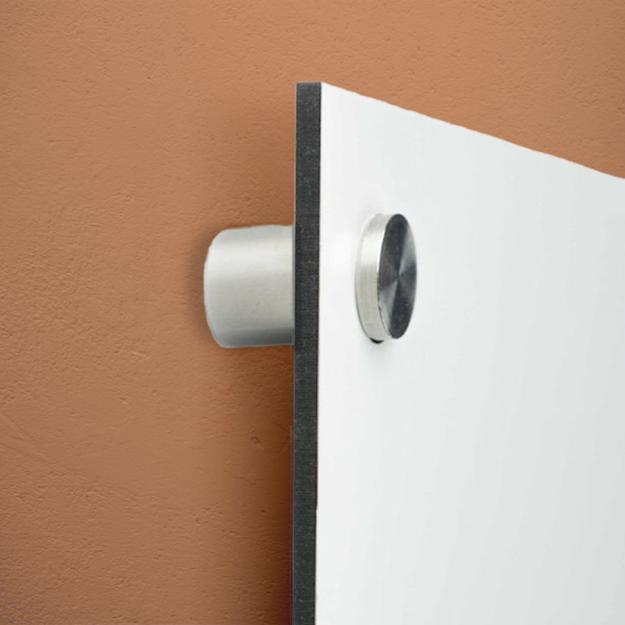 RVS afstandhouders binnen