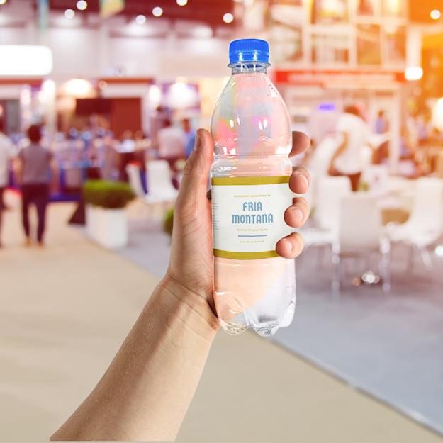 Waterfles met mat of glanzend etiket