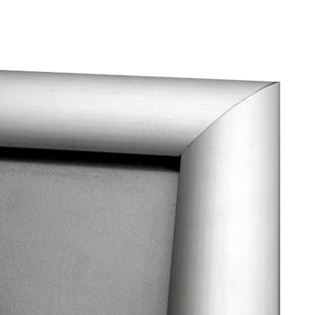 Snapframes with handy snap and shut