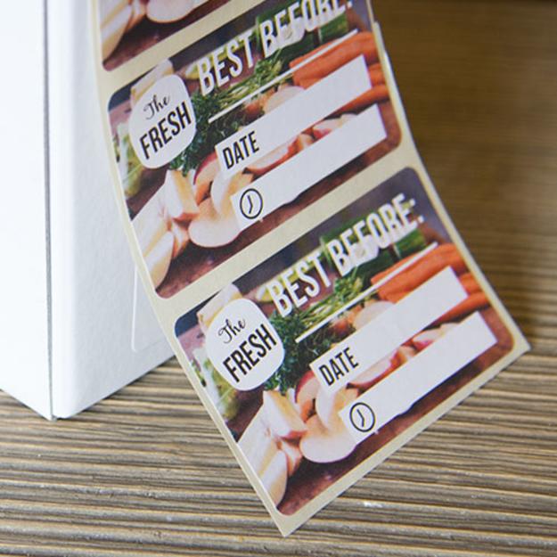 Skrivbara etiketter på rulle