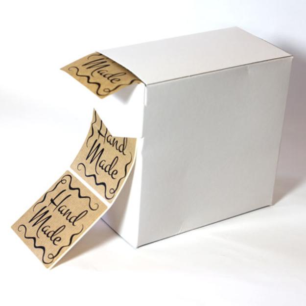 Kraftetiketter på rulle