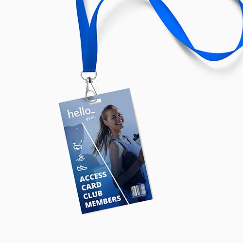 PVC kaarten met een rechthoekig gat voor bijvoorbeeld een keycord.