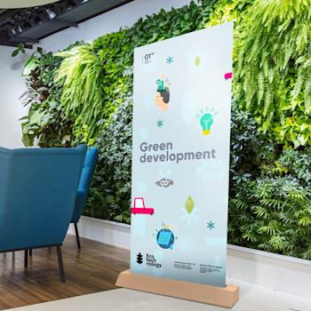 Kartonnen roll-up banner