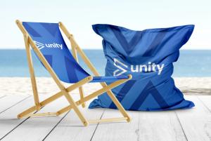 The perfect customised chairs for your outdoor area. Whether on a terrace or in an office, they will promote your brand. 