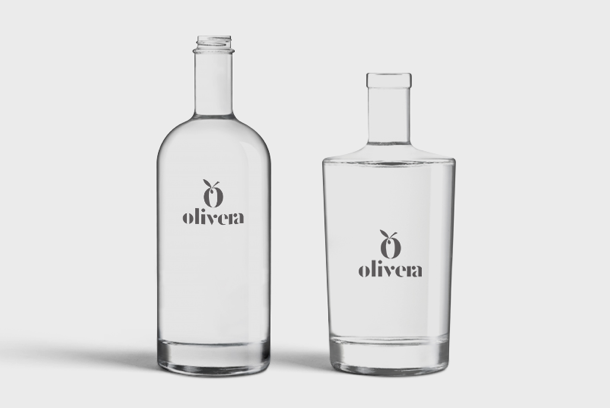 Personalised glass bottles - available online with Helloprint