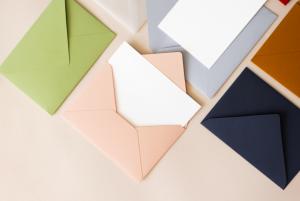 Enveloppes colorées ( sans impression )