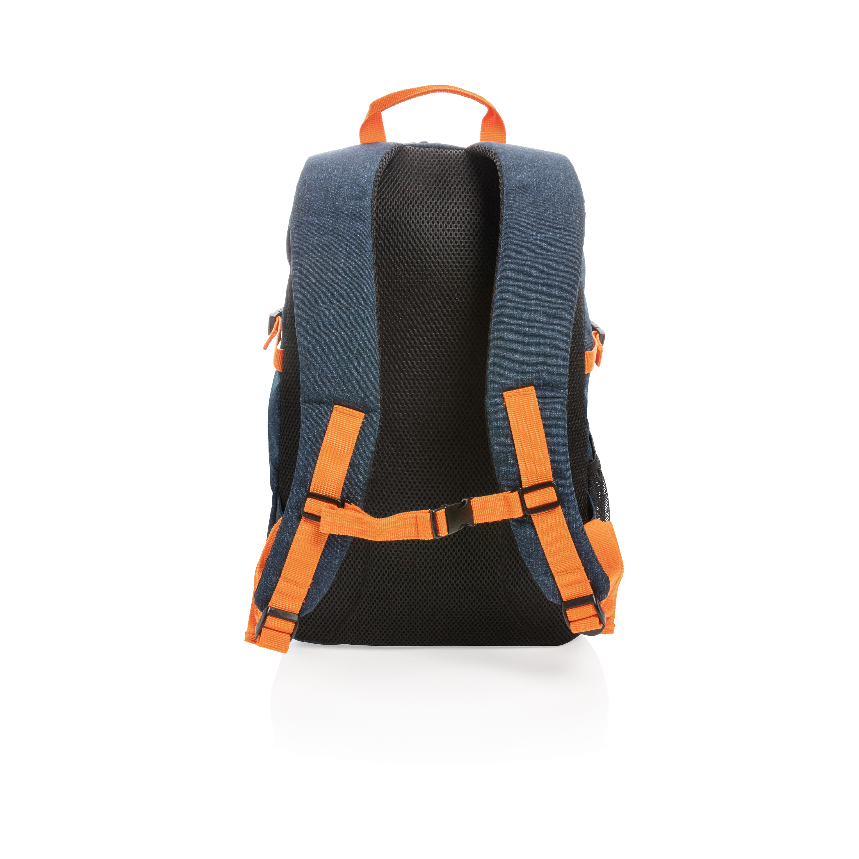 Personalised sport backpack with comfortable straps available at Helloprint.