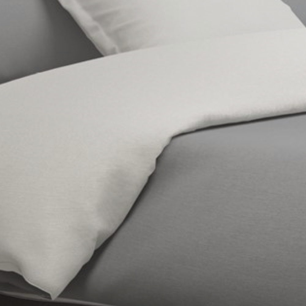 Dekbedovertrek geborduurd