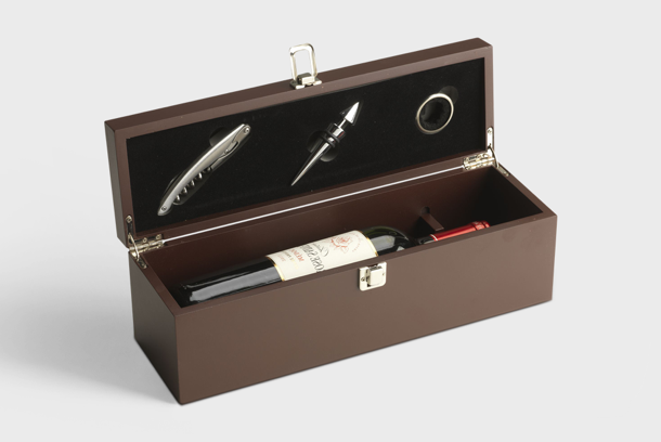 A beautiful box kitted out with all the accessories you could possibly need for a personalised wine gift set