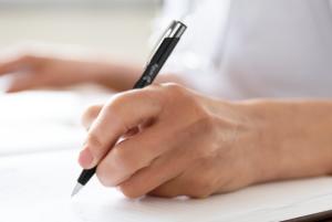Personaliseer uw eigen pennen en potloden online met mariosupersize.nl
