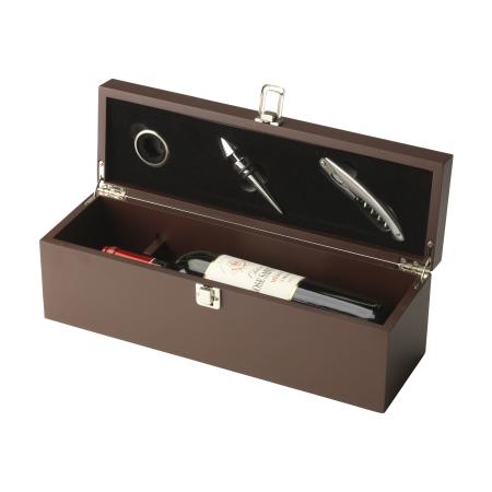 An open wine box with wine openers available as a wine gift set at Helloprint for a low price