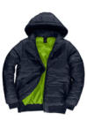 Die gepolsterte Outdoor Jacke mit Kapuze von Helloprint ist außen schwarz und innen Giftgrün.