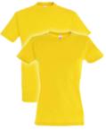 Das Basic T-Shirt von Helloprint mit Rundhals im gold Farbton ist für Mann und Frau passförmlich angepasst.