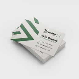 Business cards with a design example on recycled paper, available at stopandprint.it