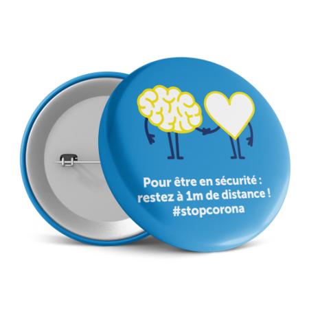 Image badge bleu avec design pré-conçu coeur et cerveau se serrant la main et texte 