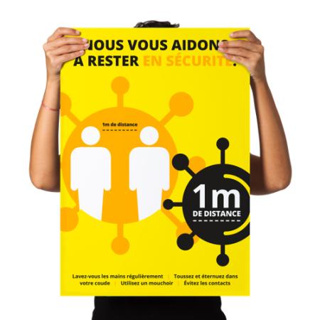 Une affiche jaune anti corona distinctive, qui peut être utilisée à l'intérieur et à l'extérieur, pour attirer l'attention et informer les clients sur les règles à respecter pour lutter contre le COVID 19